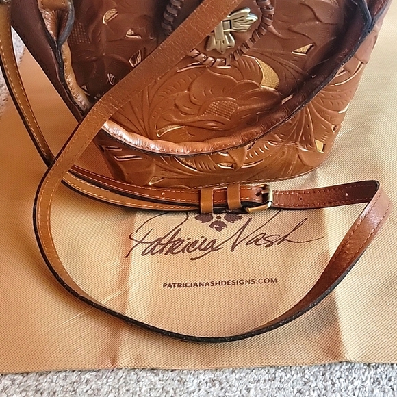 Patricia Nash Leather Cut Out Tooled Ninetta Tote Bucket Hobo Bag Tan - Picture 7 of 13